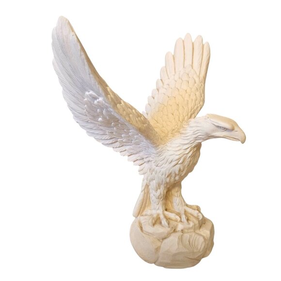 Vintage Alabaster Eagle Sculpture – Signed A. Giannelli, 1973 (8") - Picture 1 of 6